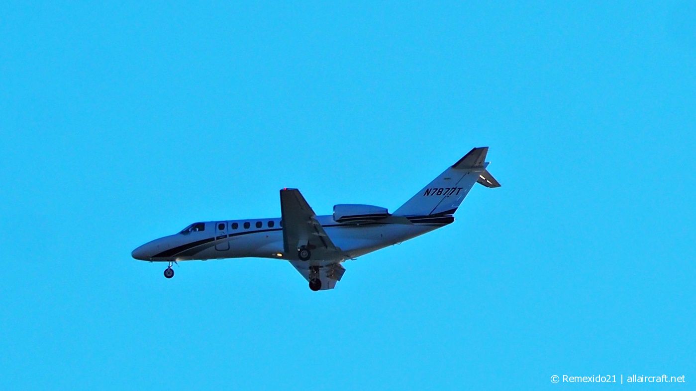 N7877T (525B0077) Cessna 525B CitationJet CJ3