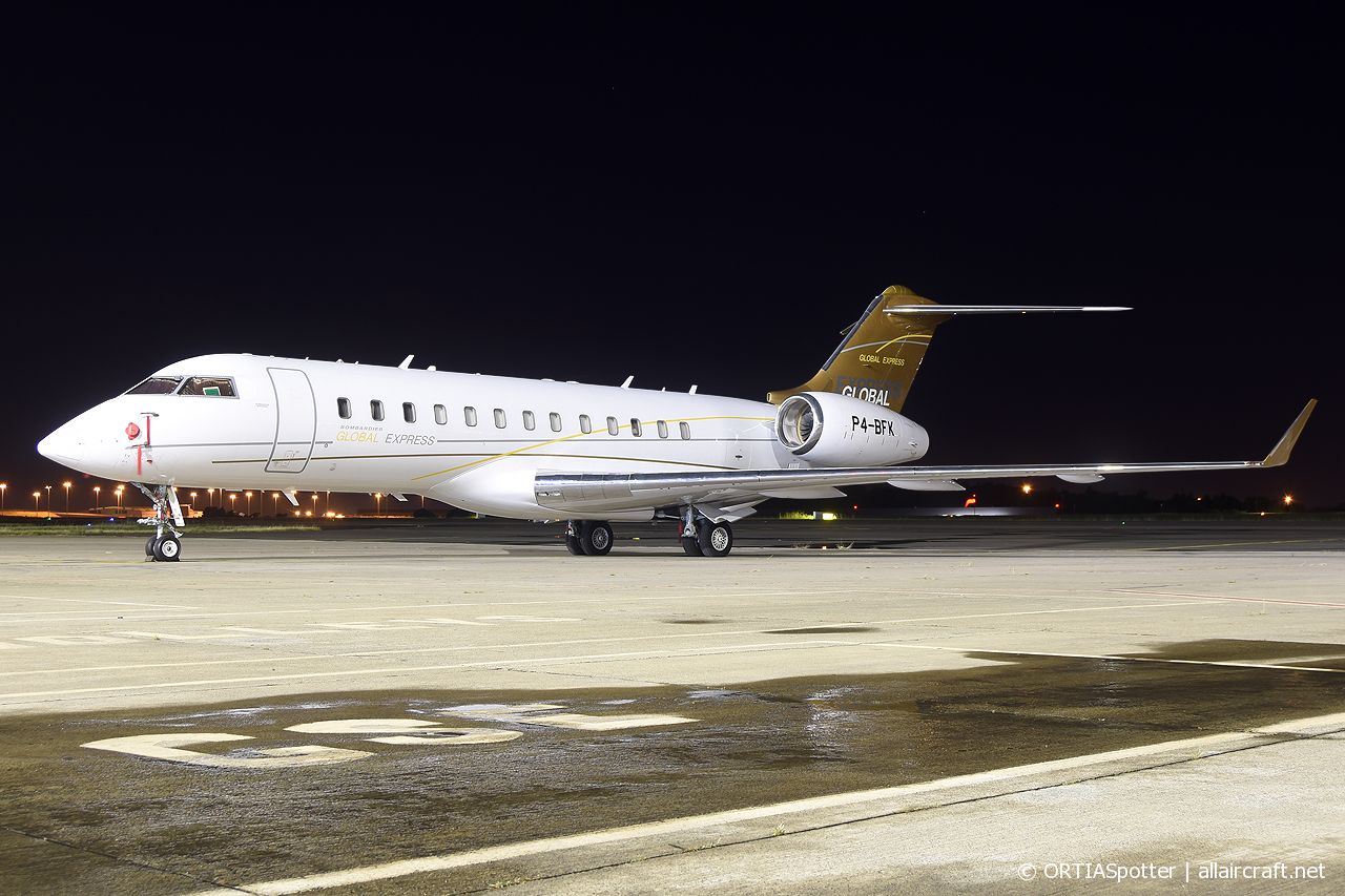 P4-BFK (9098) 2001 Bombardier BD-700-1A10 Global Express