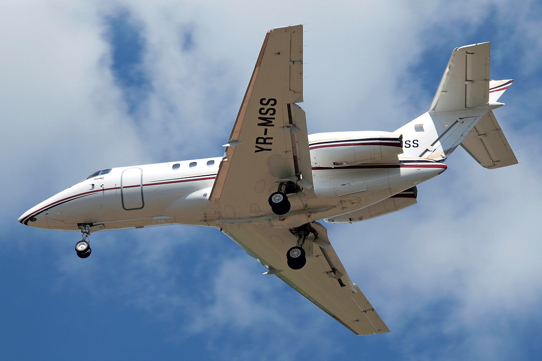 YR-MSS · Hawker Beechcraft 750 · (OTP / LROP)