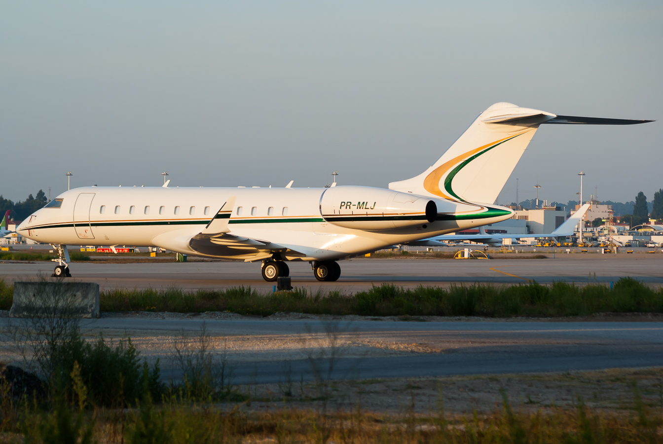 PR-MLJ · Bombardier BD-700-1A10 Global Express XRS · (OPO / LPPR)