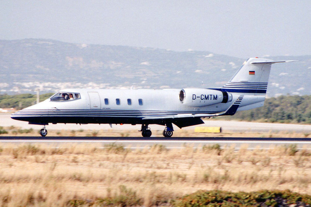 D-CMTM · Gates Learjet 55 · (FAO / LPFR)