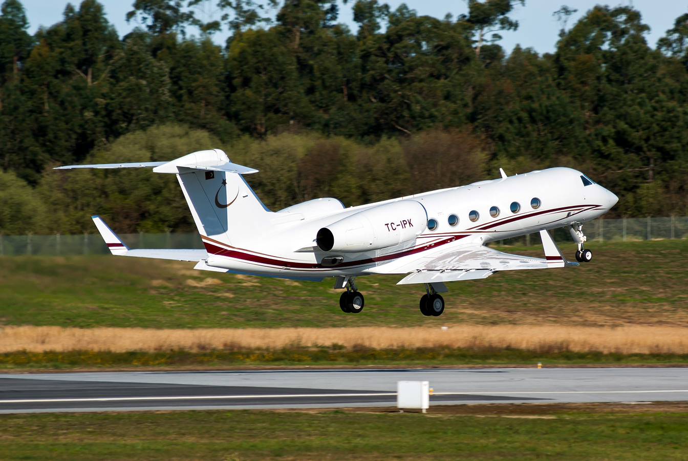 TC-IPK · Gulfstream Aerospace G450 · (OPO / LPPR)