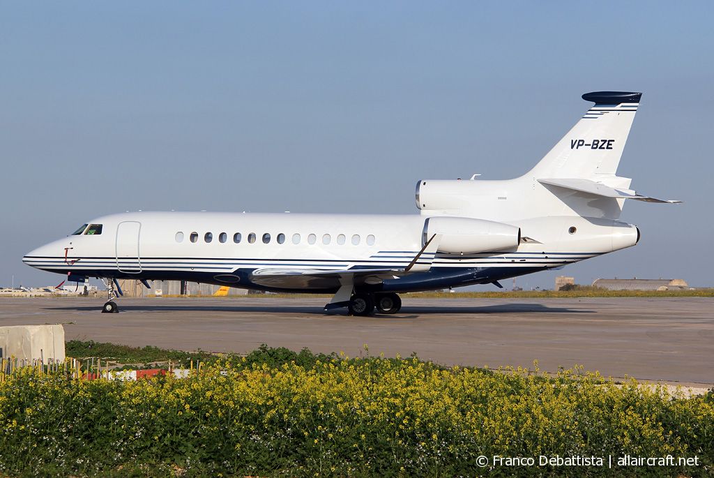 VP-BZE · Dassault Falcon 7X · (MLA / LMML)
