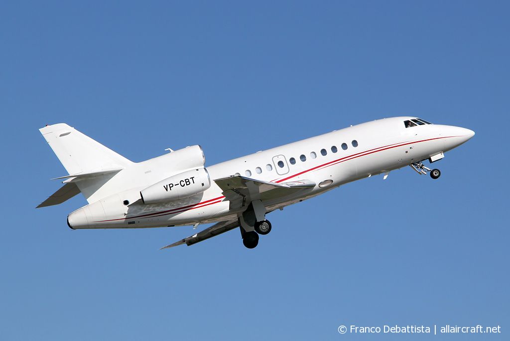 VP-CBT · Dassault Falcon 900DX · (MLA / LMML)