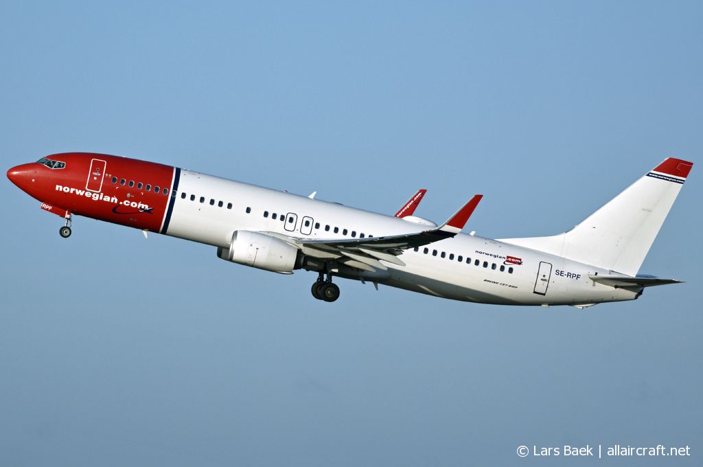 SE-RPF (42076) 2016 Boeing 737-8JP WL