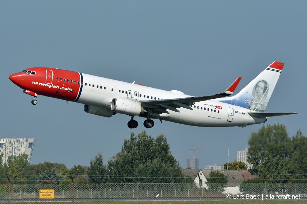 SE-RPH (42079) 2016 Boeing 737-8JP(WL)