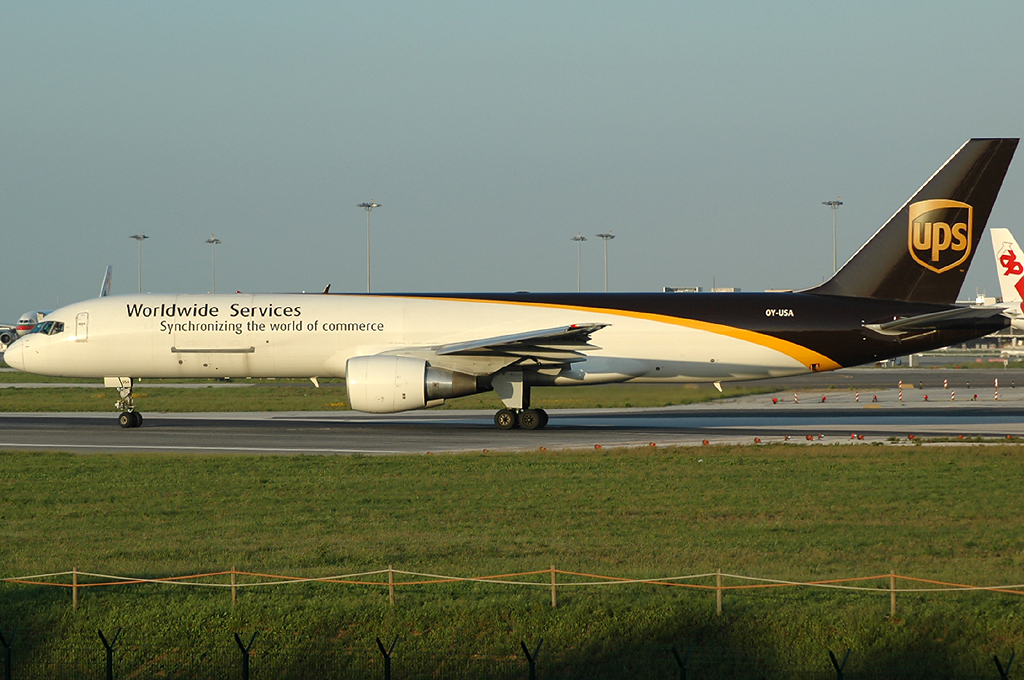 OY-USA · Boeing 757-24APF · (LIS /  LPPT)