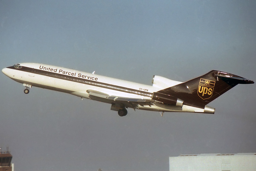 OY-UPB · Boeing 727-180C · (LIS / LPPT)