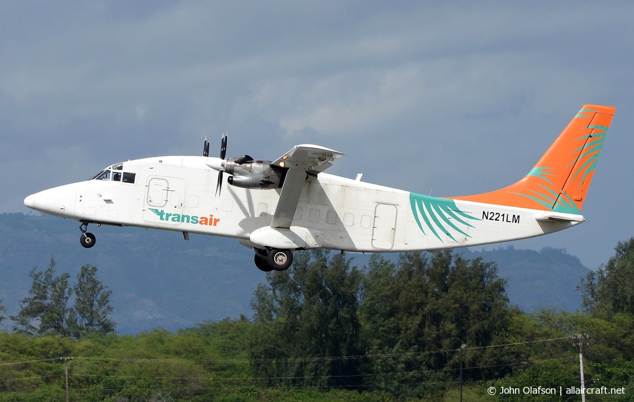 N221LM · Short 360-300 · (OGG / PHOG)