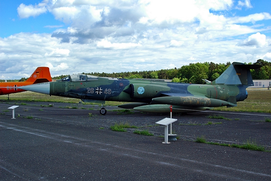 26+49 (683-7309) Lockheed F-104G Starfighter