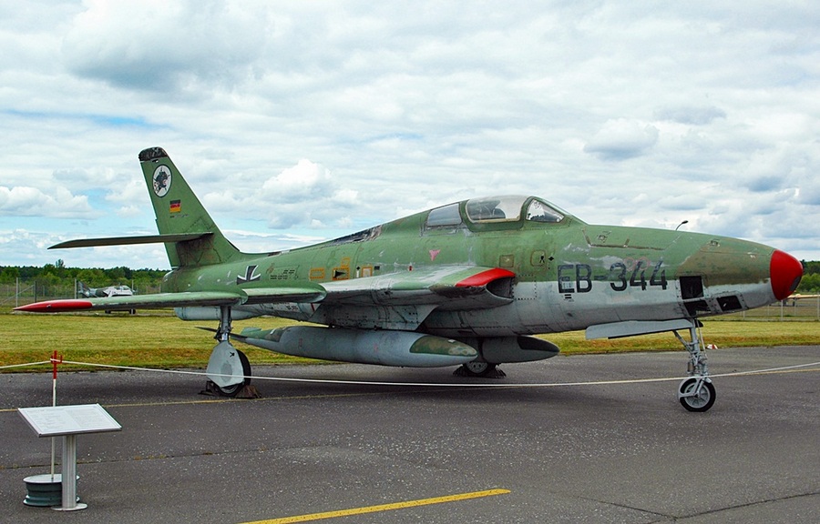 EB+344 · Republic RF-84F Thunderflash · (GWW / EDUG)