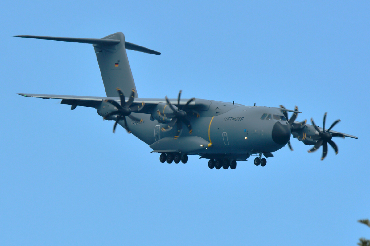54+08 (046) 2016 Airbus A400M-180
