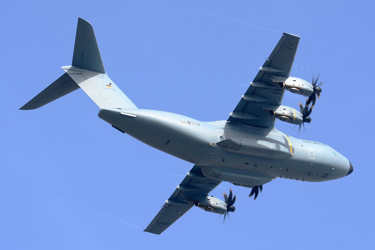 54+03 (030) 2015 Airbus A400M-180