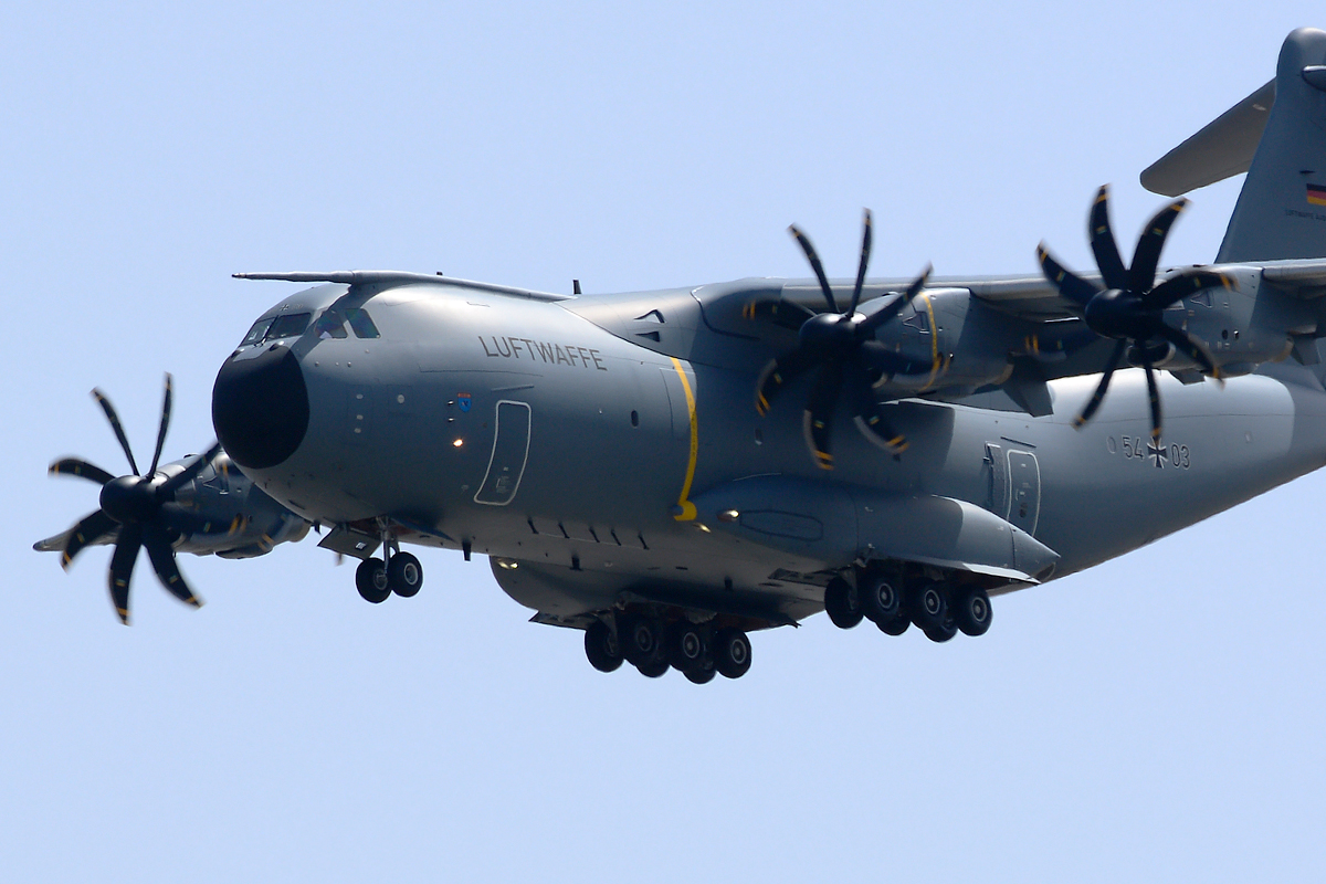 54+03 (030) 2015 Airbus A400M-180
