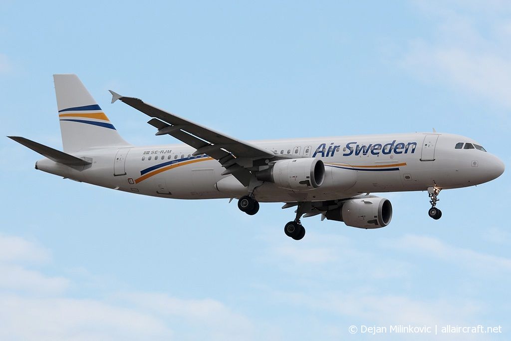 SE-RJM (cn 289) Airbus A320-212