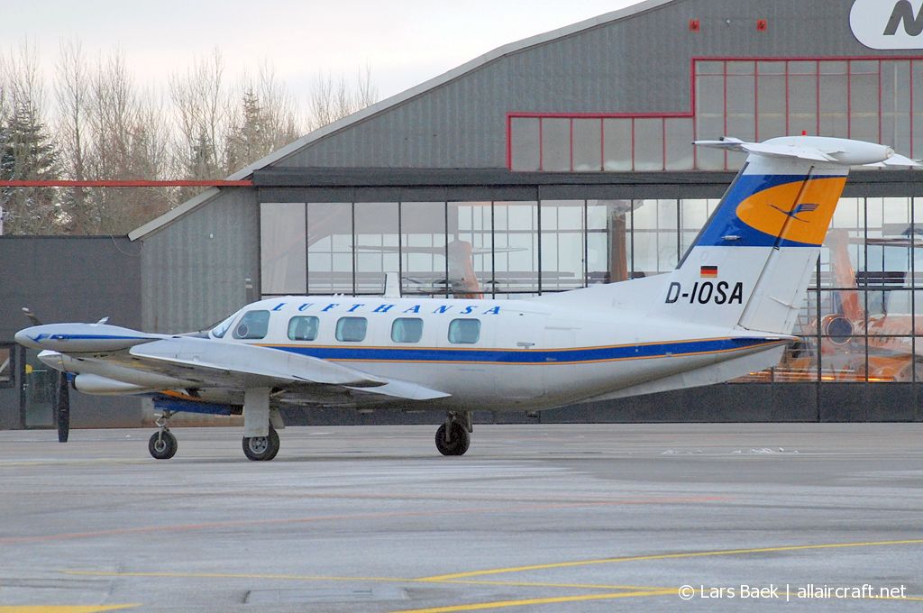 D-IOSA · Piper PA-42-720 Cheyenne IIIA · (AAL / EKYT)