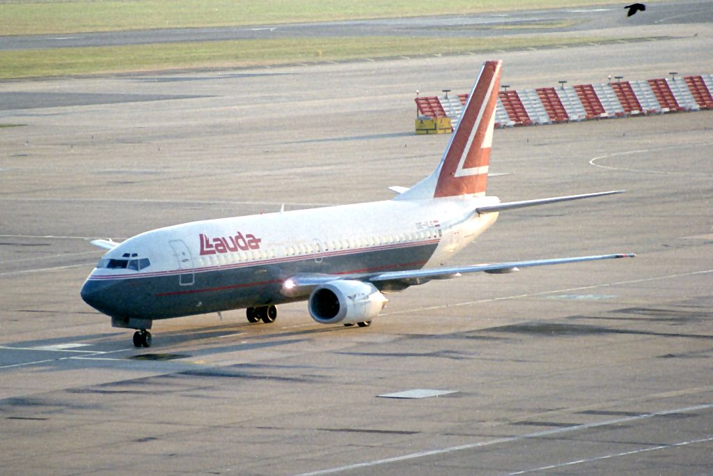 OE-ILG · Boeing 737-3Z9 · (LGW / EGKK)