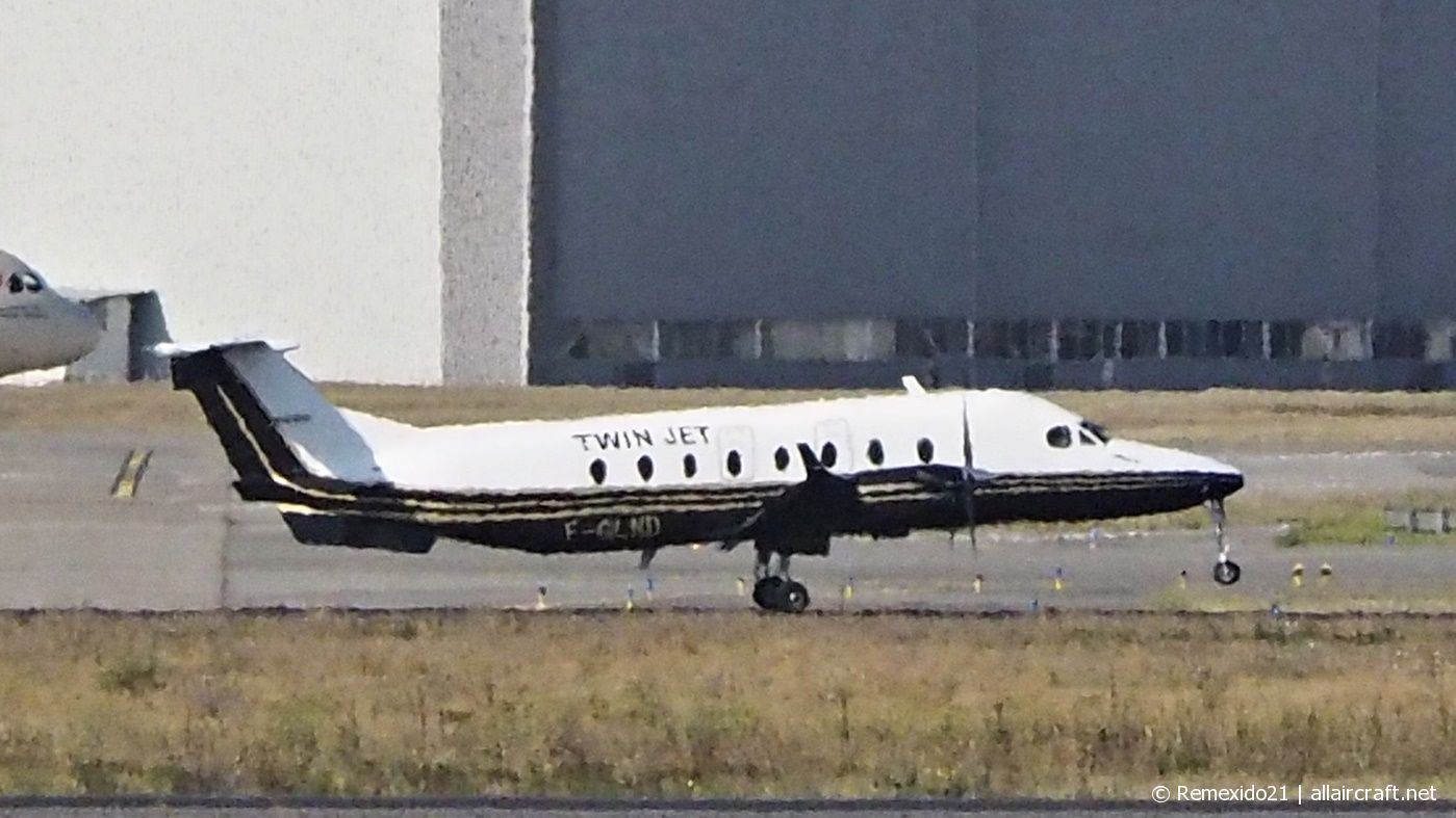 F-GLND (UE-196) 1996 Beechcraft 1900D
