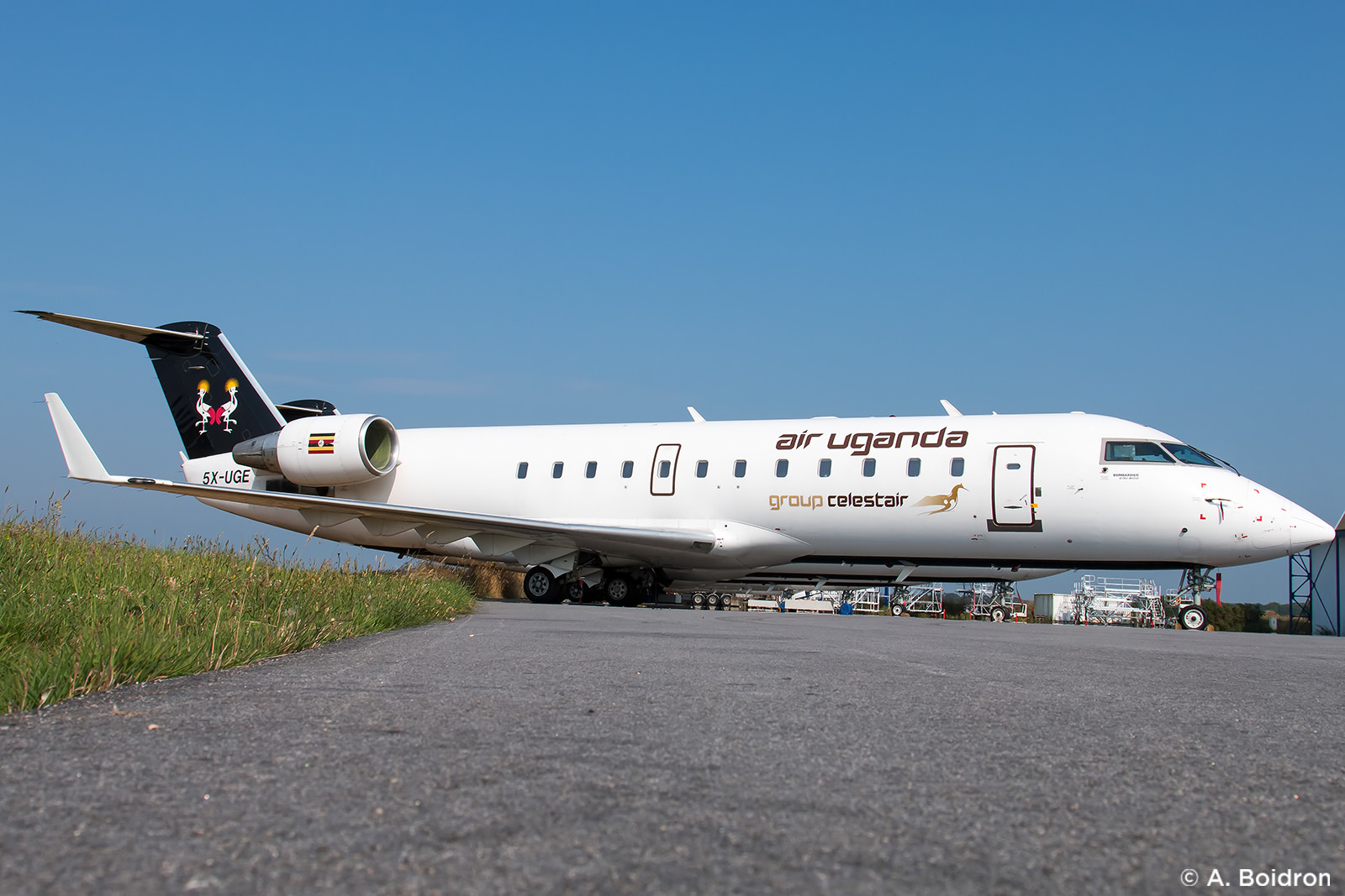 5X-UGE · Bombardier CRJ-200ER · (MXN / LFRU)