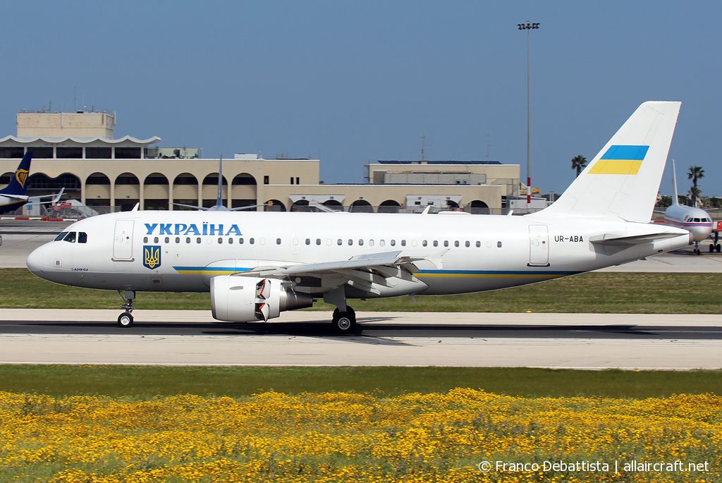 UR-ABA · Airbus A319-115(CJ) · (MLA / LMML)