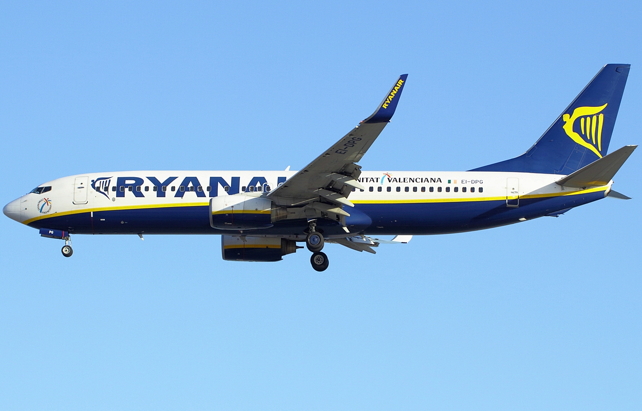 EI-DPG, (cn 33607), Boeing 737-8AS