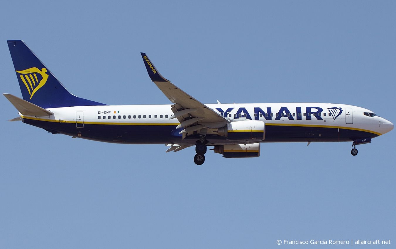EI-EME (35029) 2010 Boeing 737-8AS(WL)