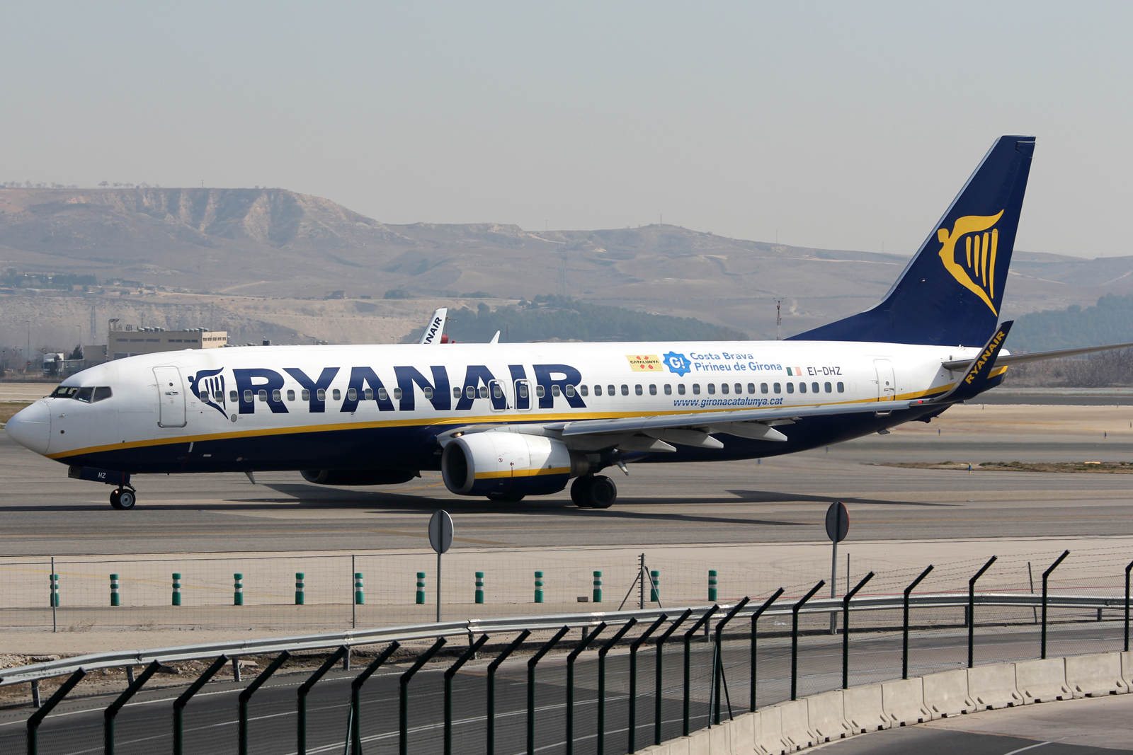EI-DHZ · Boeing 737-8AS(WL) · (MAD / LEMD)