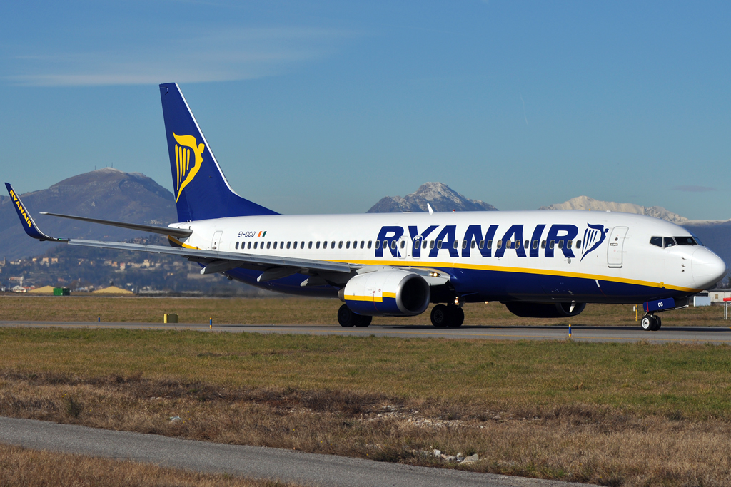 EI-DCO (33809) 2004 Boeing 737-8AS(WL)