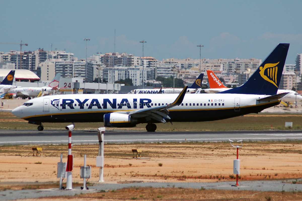 EI-DYJ · Boeing 737-8AS(WL) · (FAO / LPFR)