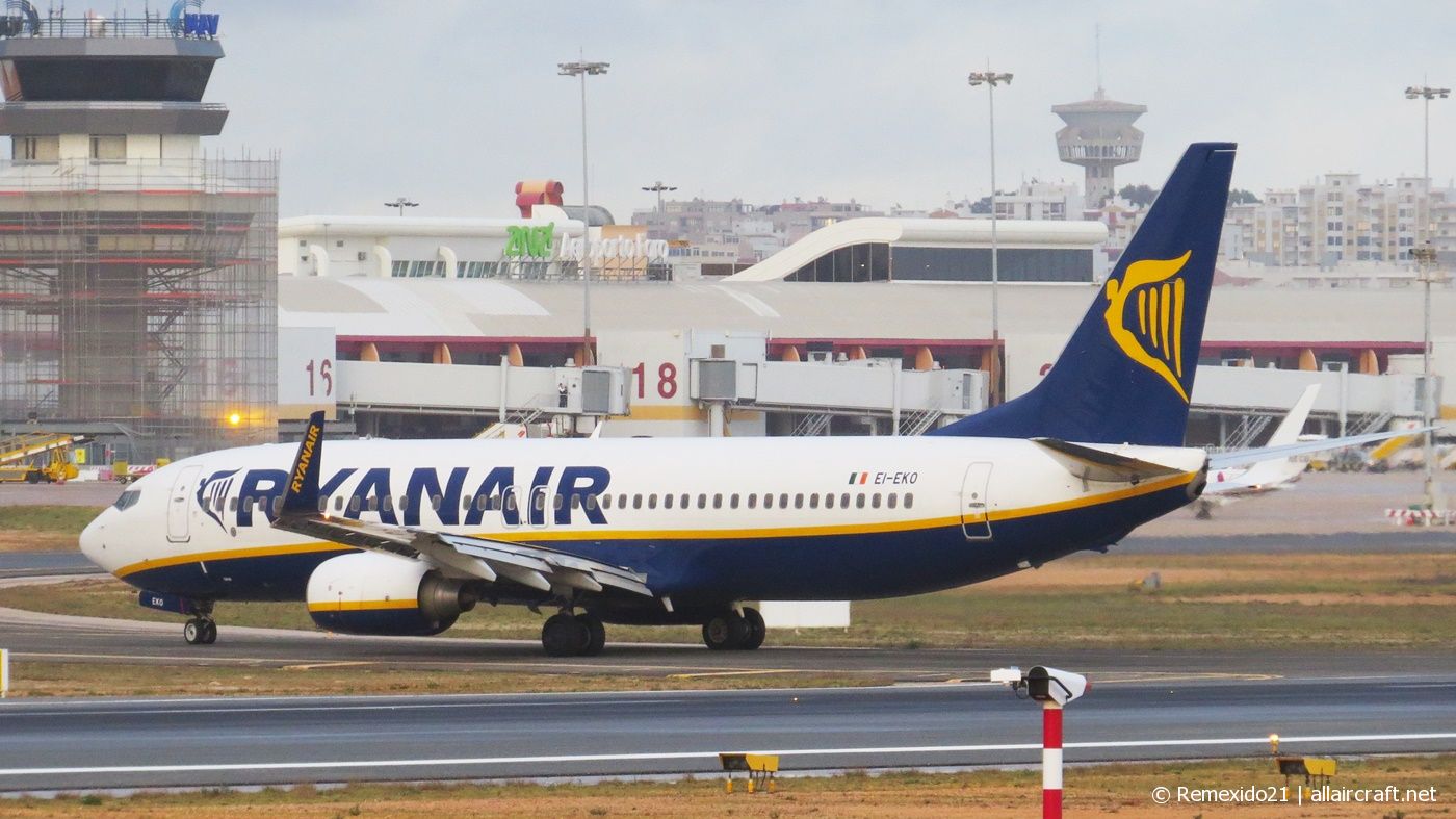 EI-EKO · Boeing 737-8AS(WL) · (FAO / LPFR)