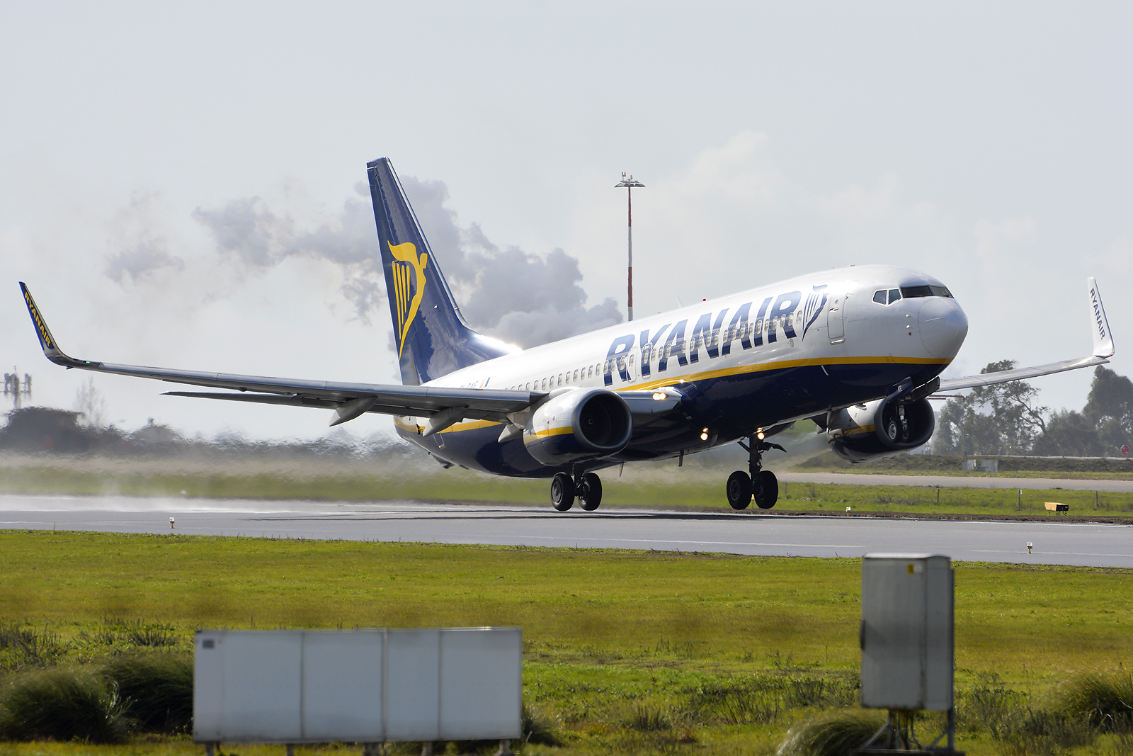 EI-DAE · Boeing 737-8AS(WL) · (OPO / LPPR)
