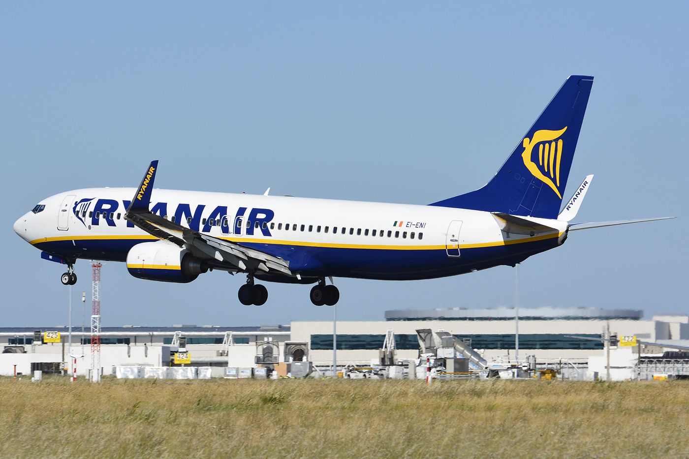 EI-ENI (40300) 2010 Boeing 737-8AS(WL)