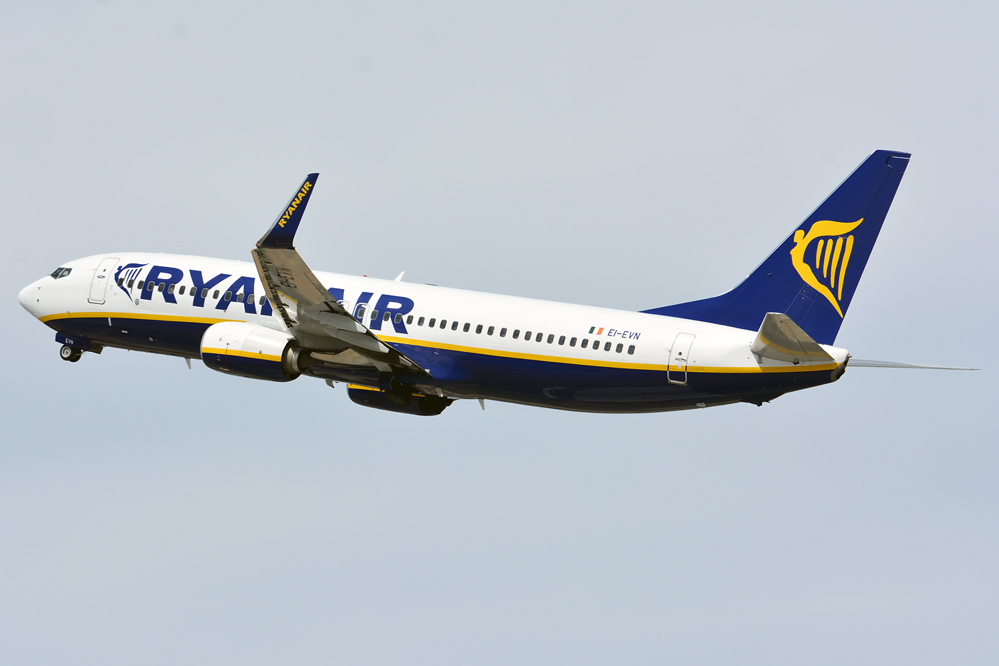 EI-EVN · Boeing 737-8AS(WL) · (FAO / LPFR)
