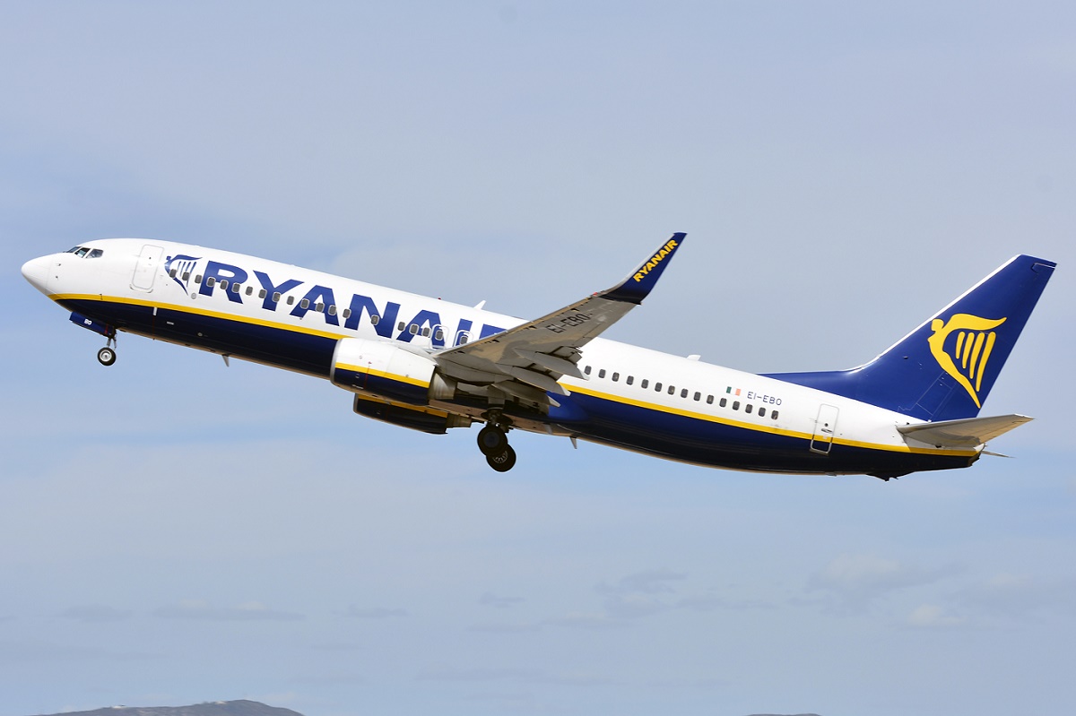 EI-EBO, (cn 35004), Boeing 737-8AS