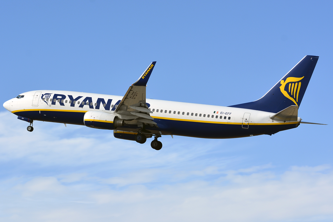 EI-EFF · Boeing 737-8AS(WL) · (FAO / LPFR)