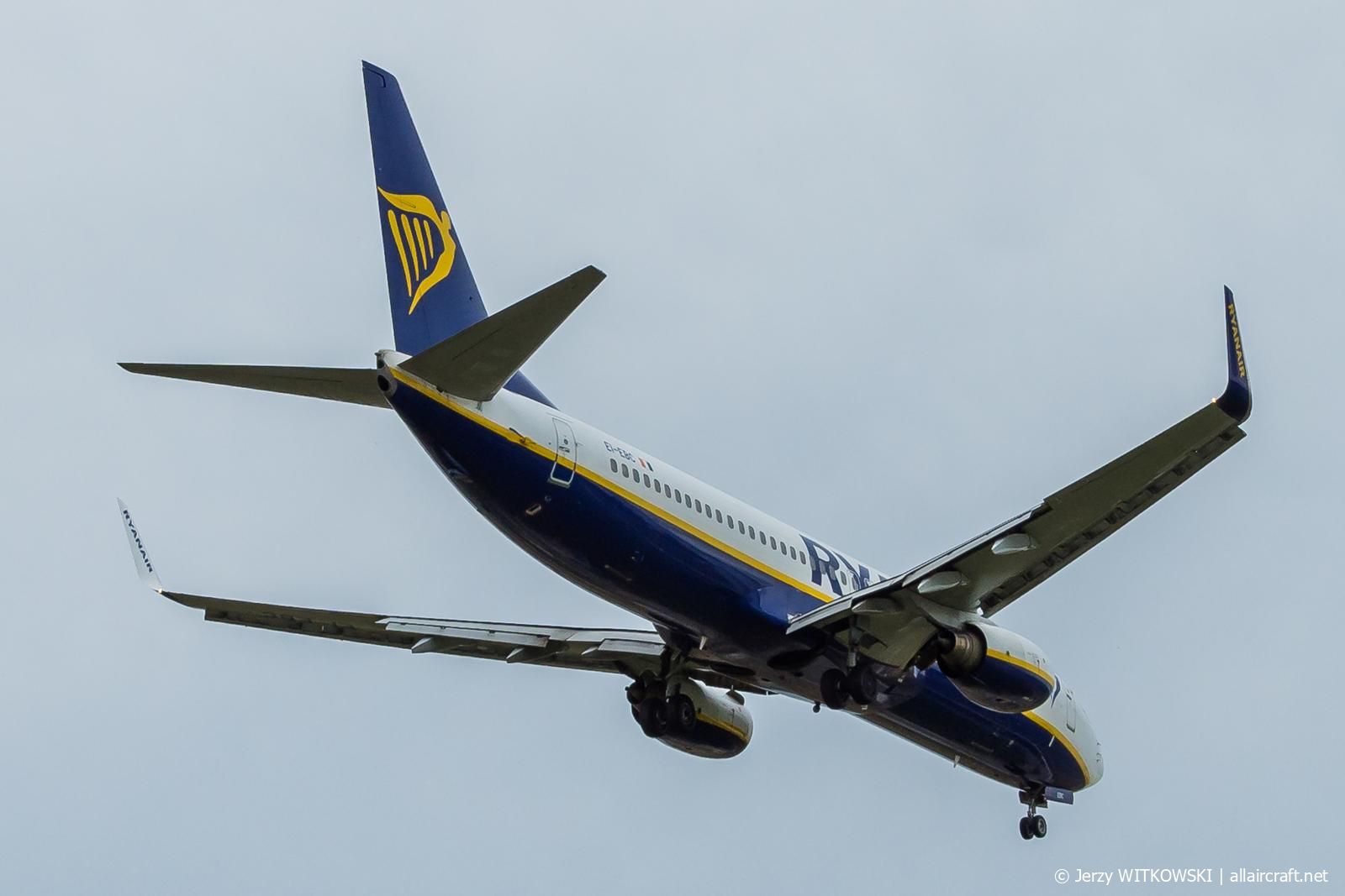 EI-EBC (37520) 2009 Boeing 737-8AS(WL)