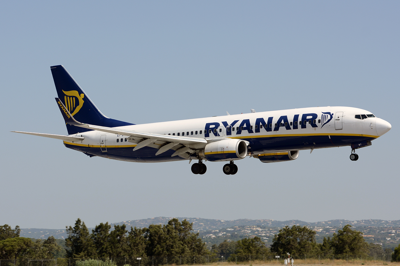 EI-DWT · Boeing 737-8AS(WL) · (FAO / LPFR)