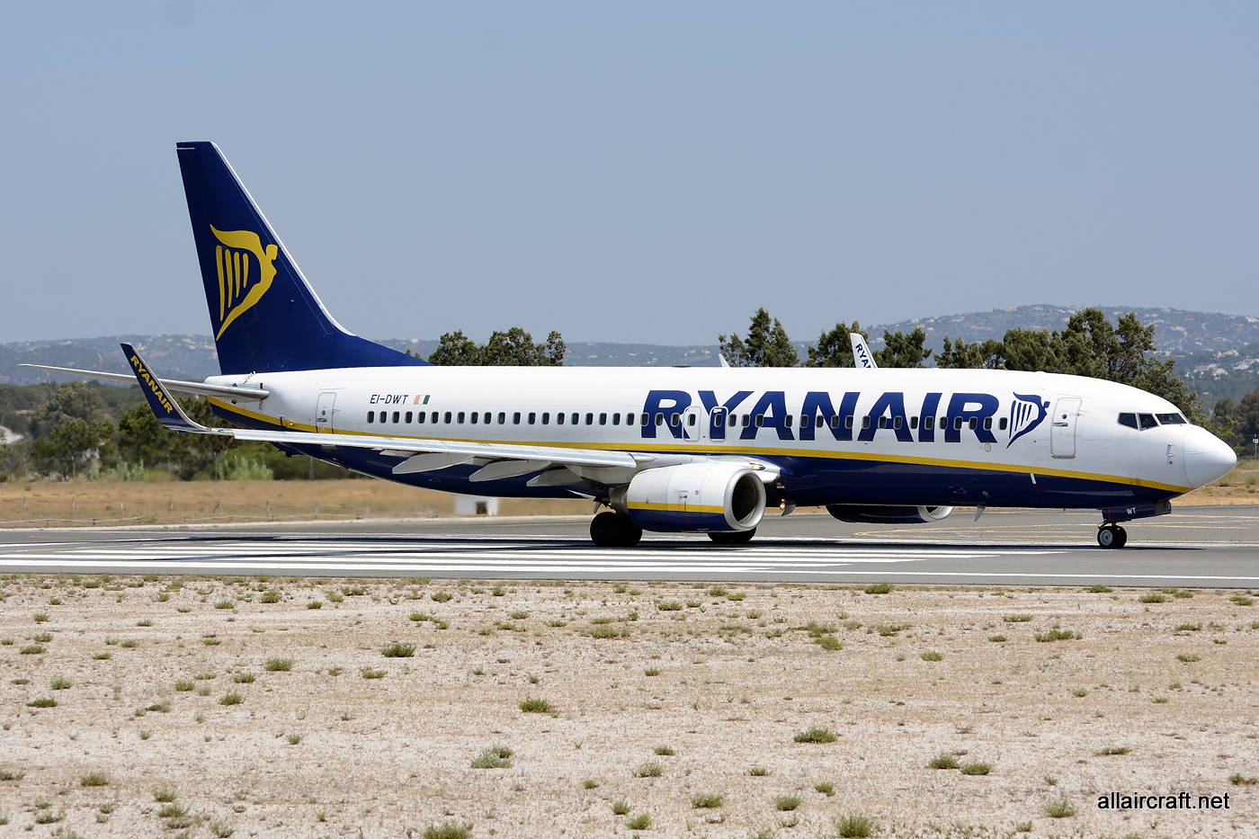 EI-DWT · Boeing 737-8AS(WL) · (FAO / LPFR)