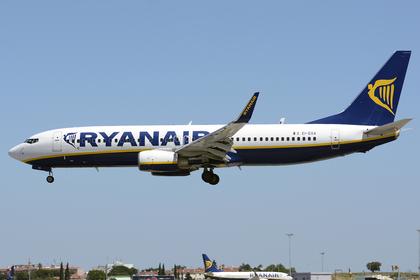 EI-EGA · Boeing 737-8AS(WL) · (LIS / LPPT)