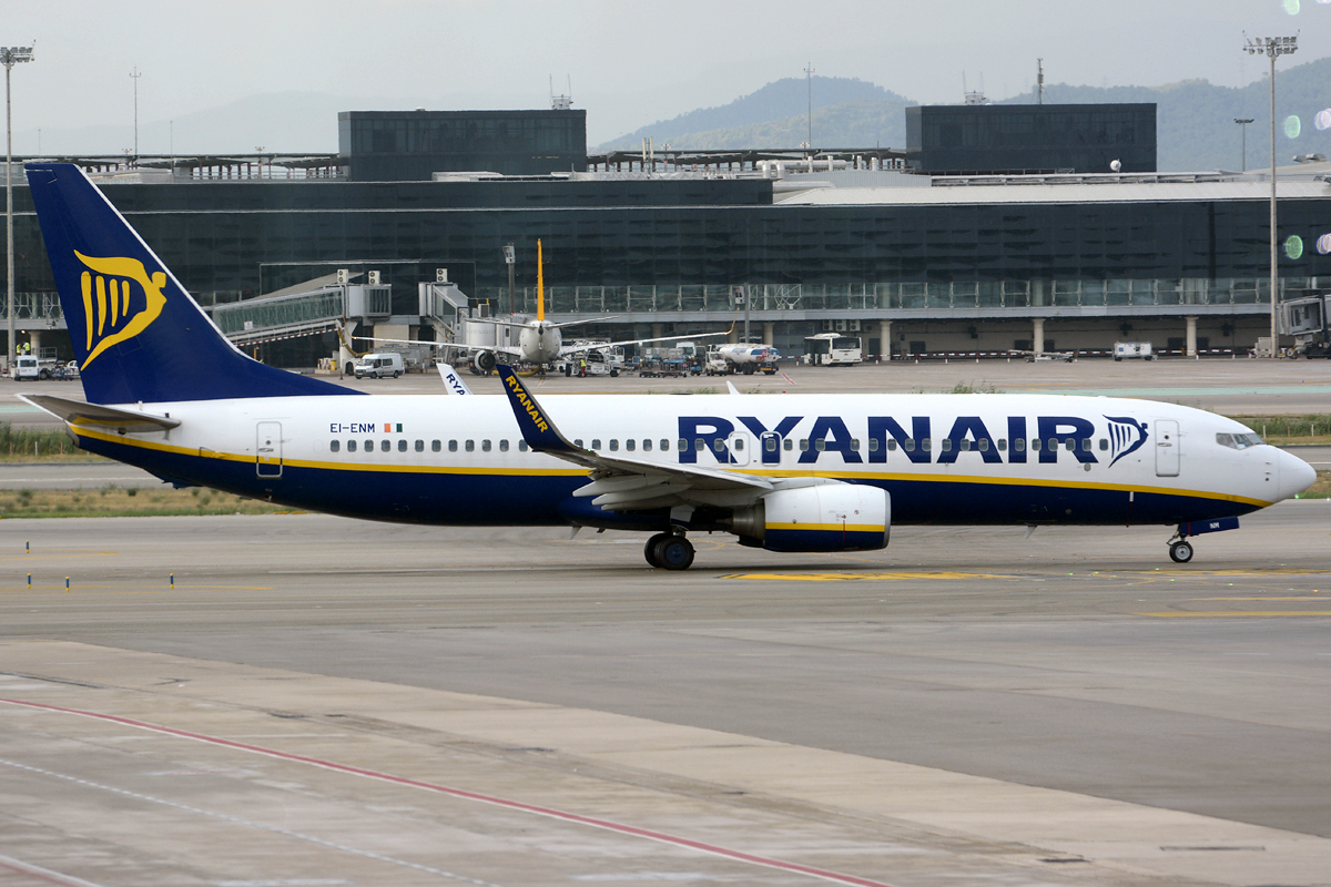 EI-ENM · Boeing 737-8AS(WL) · (BCN / LEBL)