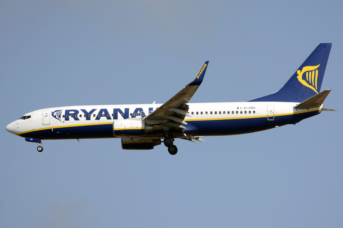 EI-EBO, (cn 35004), Boeing 737-8AS