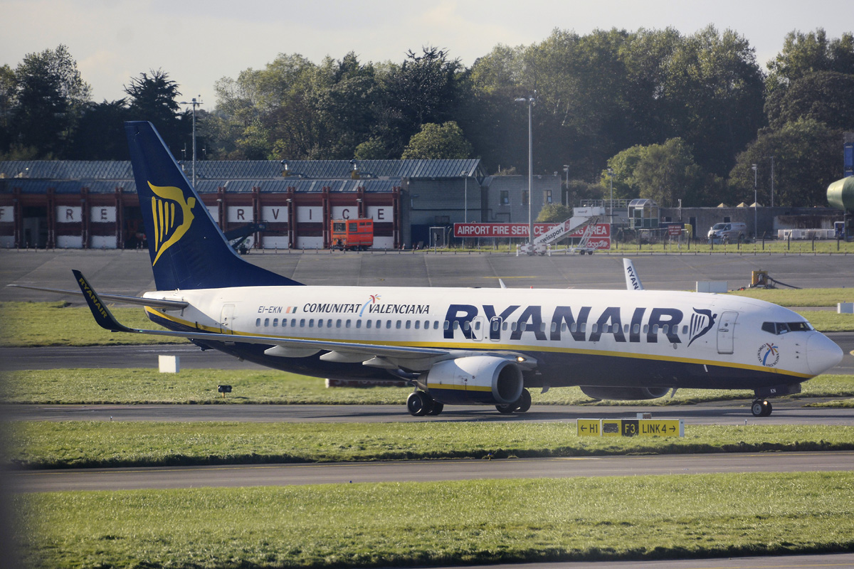 EI-EKN · Boeing 737-8AS(WL) · (DUB / EIDW)