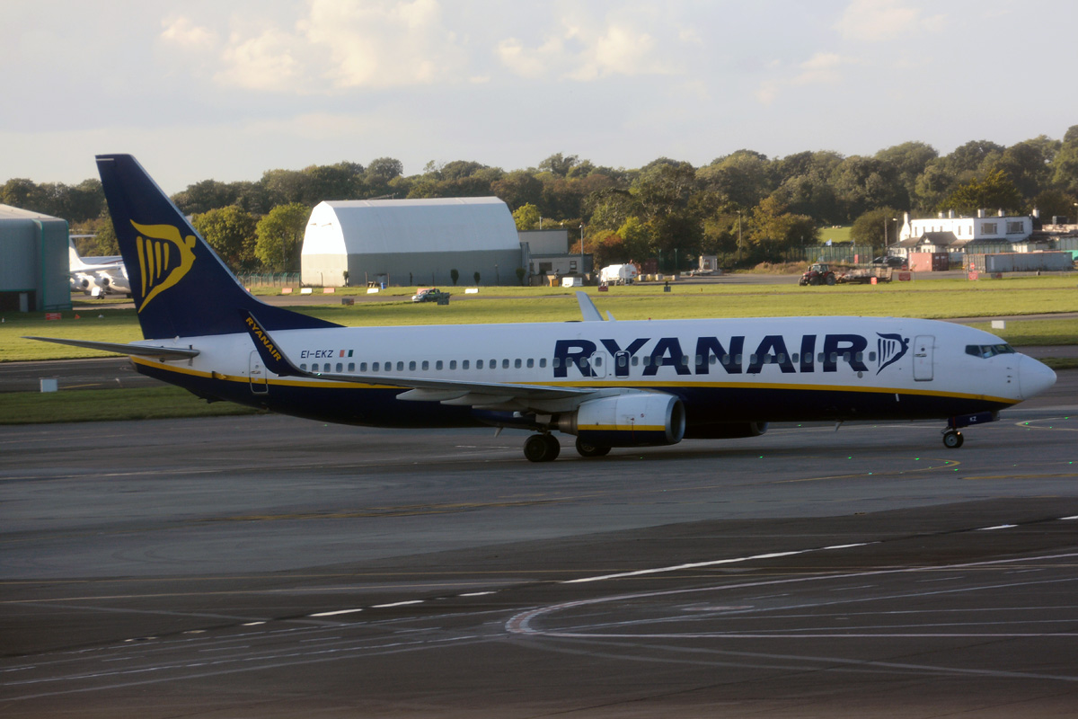 EI-EKZ · Boeing 737-8AS(WL) · (DUB / EIDW)