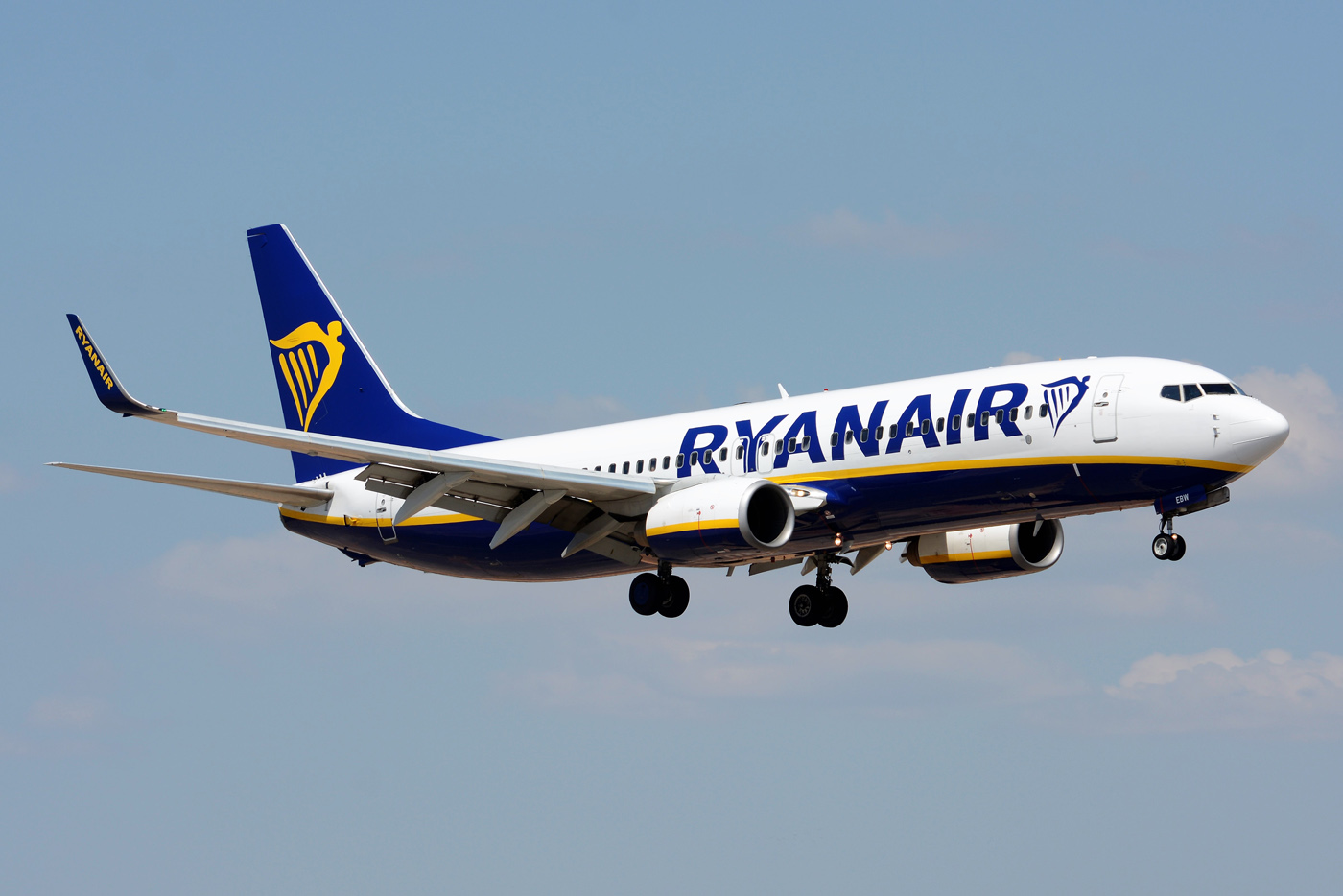 EI-EBW · Boeing 737-8AS · (FAO / LPFR)