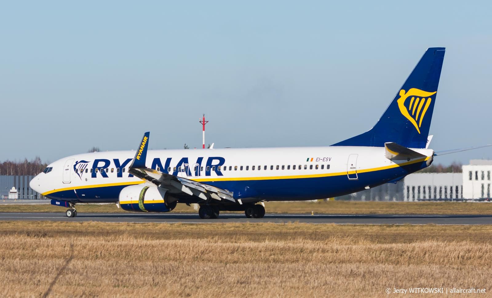 EI-ESV (34993) 2011 Boeing 737-8AS(WL)