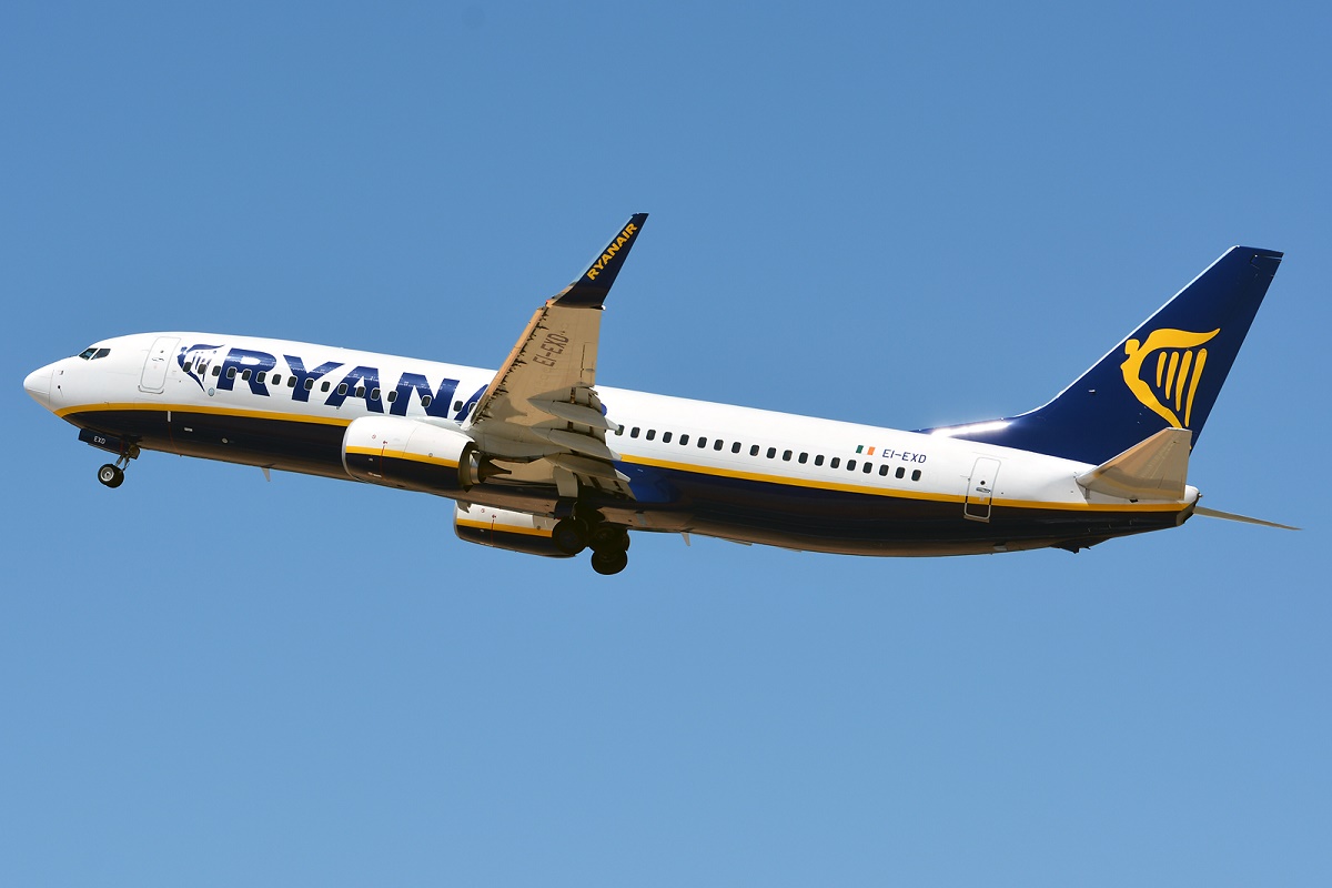 EI-EXD · Boeing 737-8AS · (FAO / LPFR)
