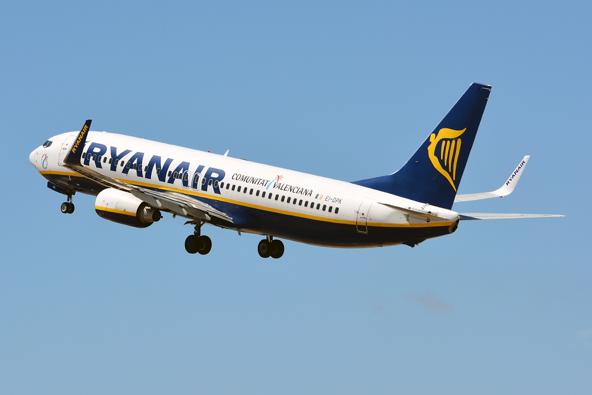 EI-DPK · Boeing 737-8AS(WL) · (FAO / LPFR)