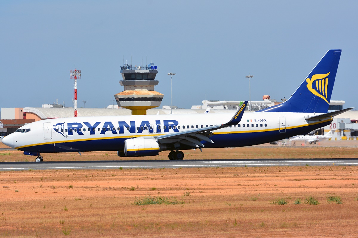 EI-DPX · Boeing 737-8AS(WL) · (FAO / LPFR)