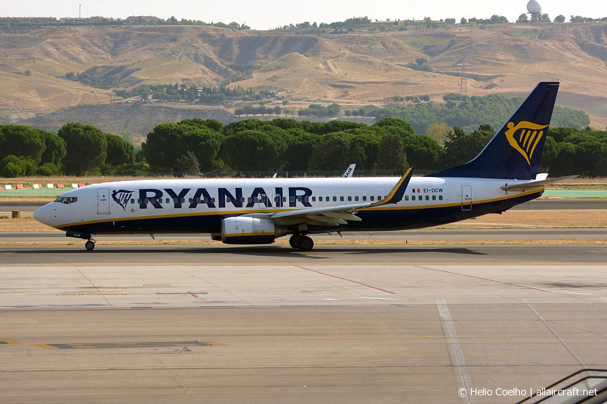 EI-DCW · Boeing 737-8AS(WL) · (MAD / LEMD)
