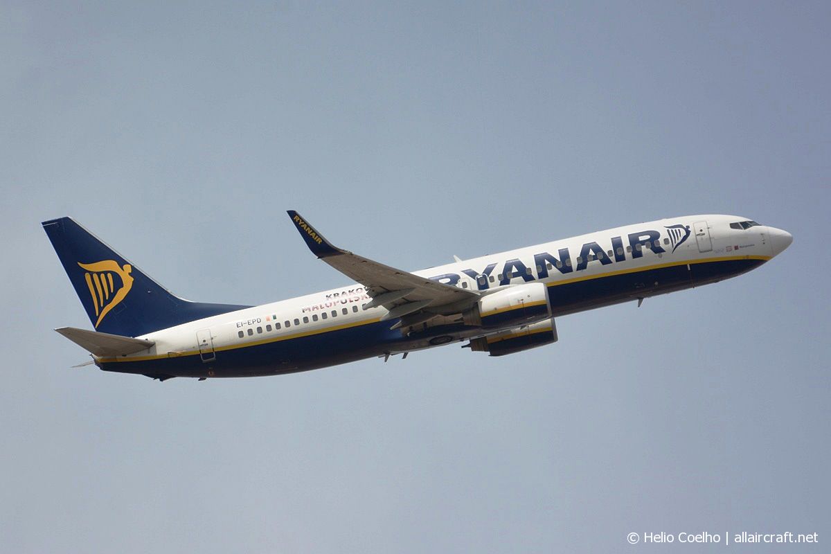 EI-EPD (40310) 2011 Boeing 737-8AS WL
